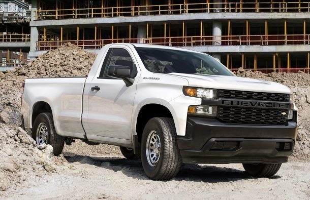 2019 Silverado Work Truck features a “CHEVROLET” graphic across the grille and tailgate, blacked-out trim and 17-inch steel wheels for maximum durability. The interior features durable vinyl or cloth seats and 7-inch color touch screen.